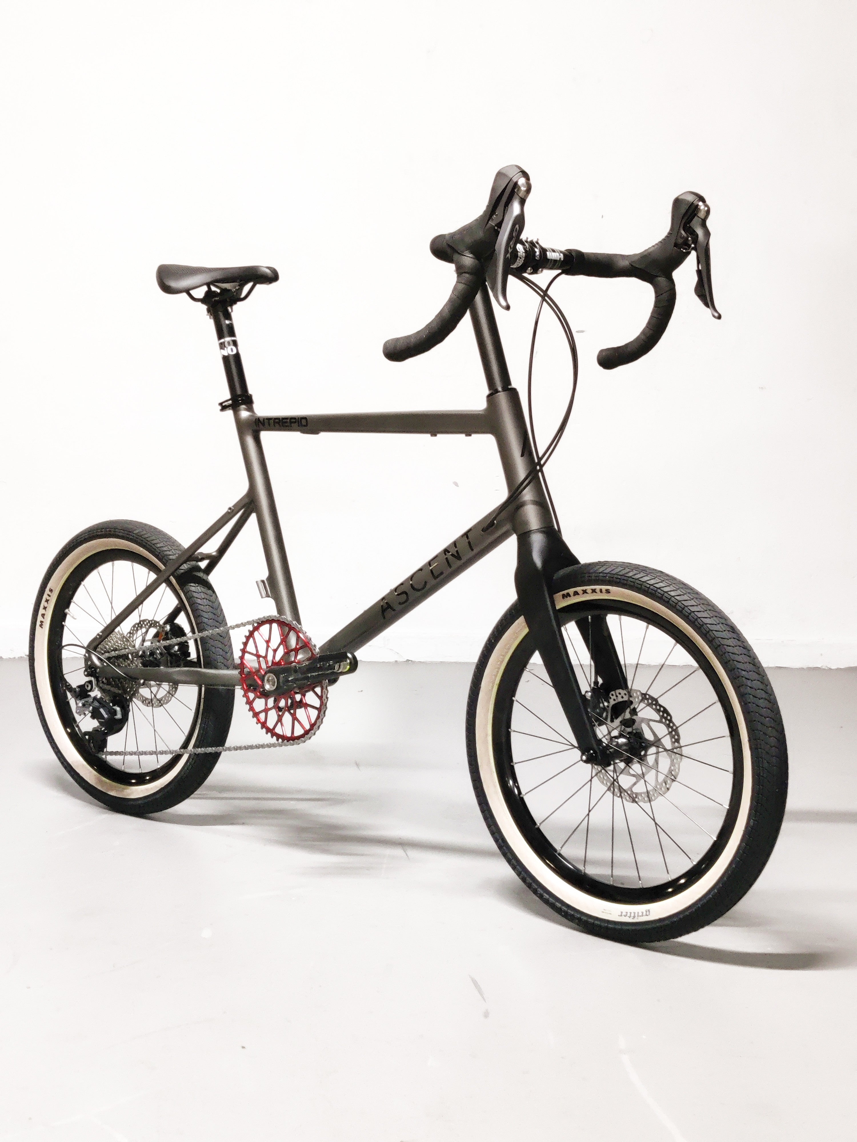 gravel bike small Intrepid Dropbar Gravel Di2